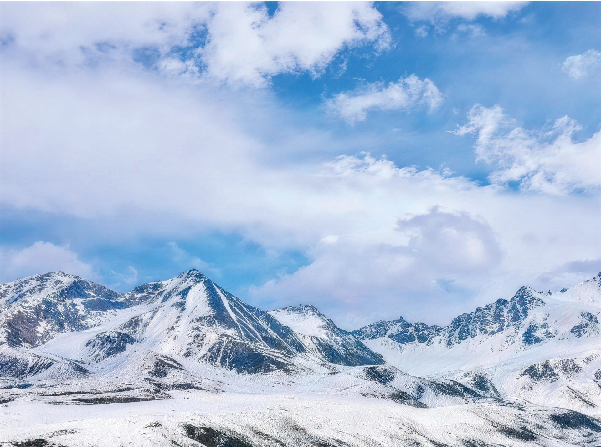 岗什卡雪峰
